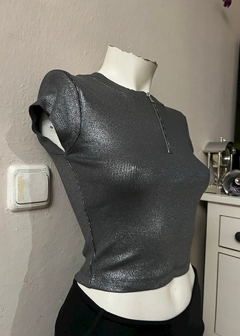 Gri V Yaka Kısa Fermuarlı Crop Top - Görsel 3