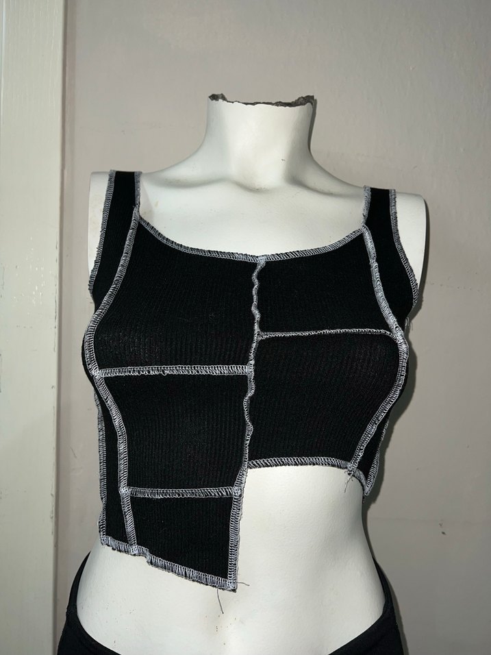 Siyah Gri Dikişli Örgü Crop Top - Görsel 2