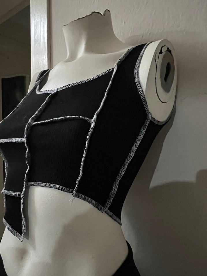 Siyah Gri Dikişli Örgü Crop Top - Görsel 5