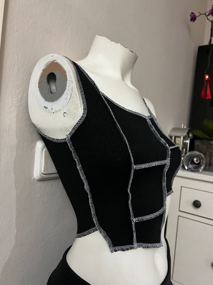 Siyah Gri Dikişli Örgü Crop Top - Görsel 4