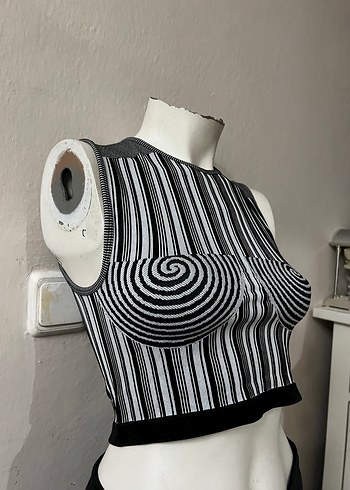 Gri Çizgili Straplez Crop Top - Görsel 2