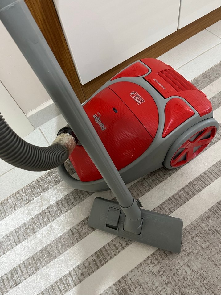 Kırmızı ve Gri Elektrikli Süpürge - Görsel 2