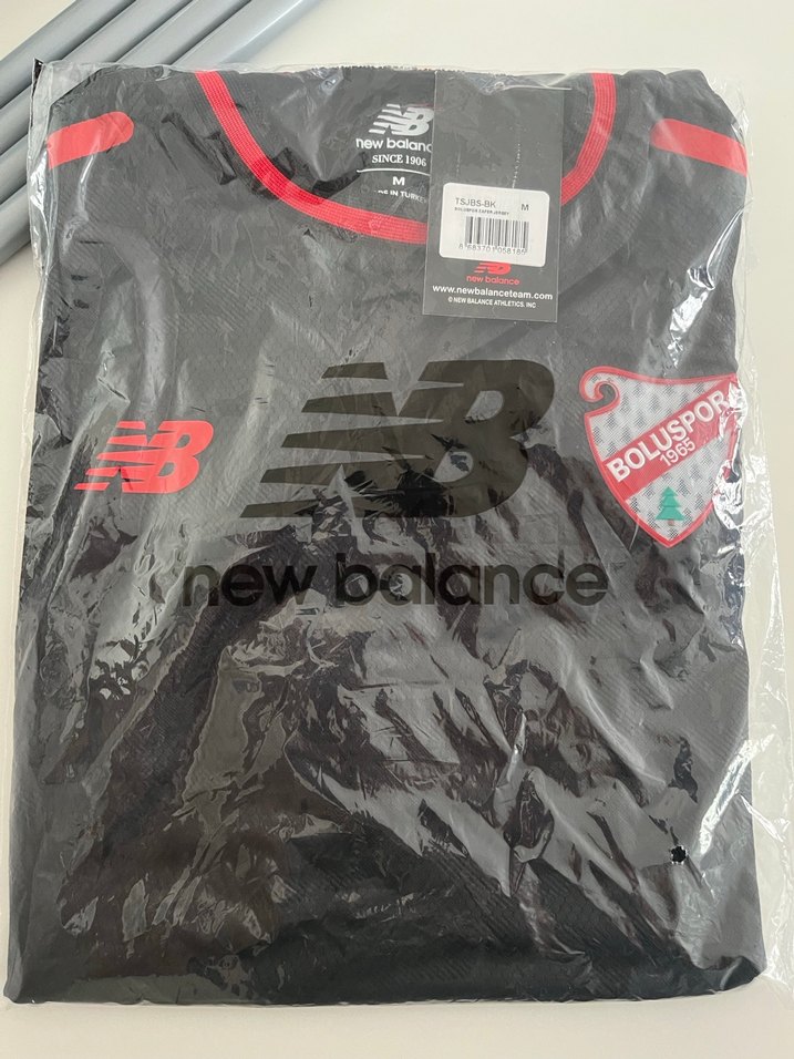 New Balance Siyah Erkek Kısa Kollu Spor Tişört - Görsel 2