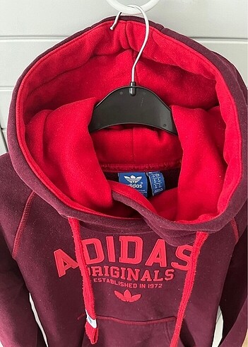 Adidas Sweatshirt