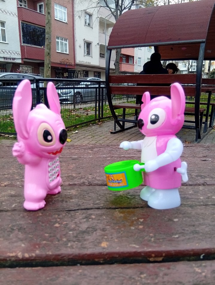 Pembe Stitch Figürlü Oyuncak sesli telefon ve davulcu bir arada - Görsel 2