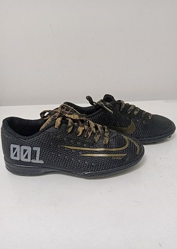 Nike 32 Numara W441 Çocuk Halı Saha Krampon