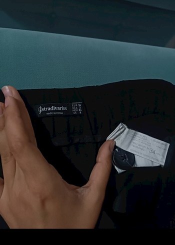 Stradivarius Siyah Geniş Paça Kumaş Pantolon - Görsel 3