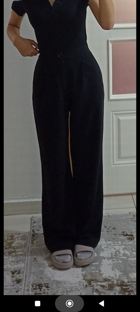 Stradivarius Siyah Geniş Paça Kumaş Pantolon - Görsel 4