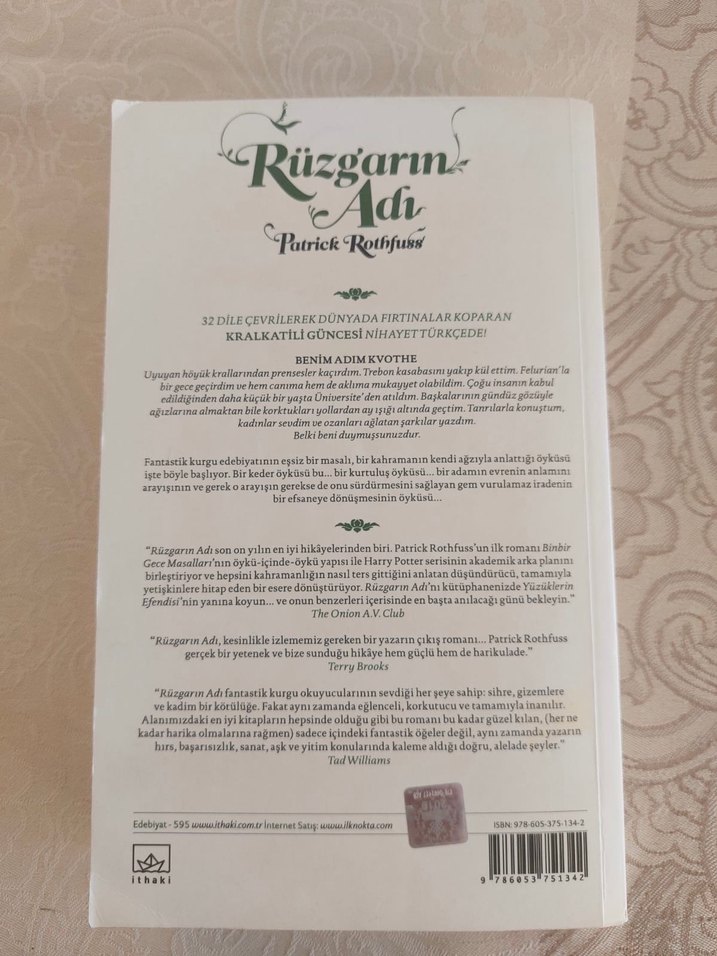 Patrick Rothfuss Rüzgarın Adı - Görsel 2