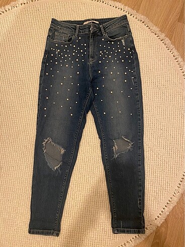 İnci detaylı jean