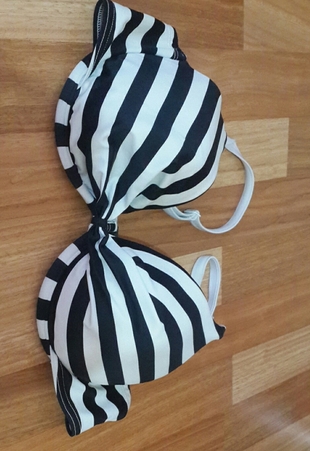hm bikini üstü 