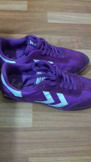 hummel mor spor ayakkabi