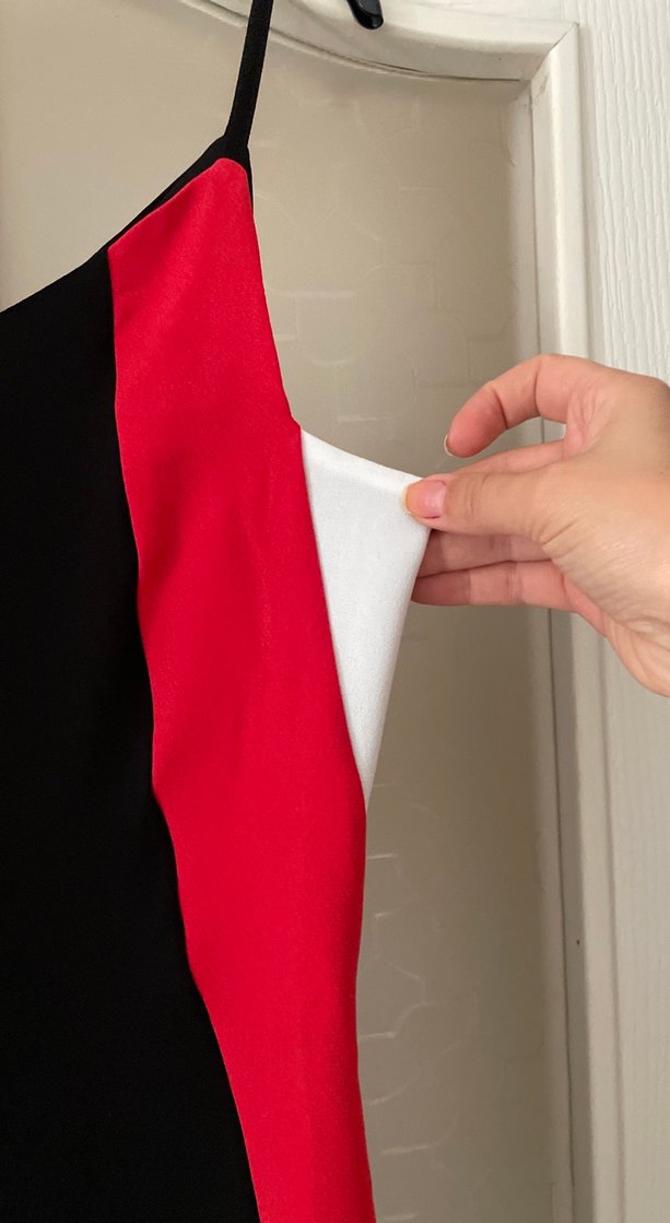 V Yaka Kırmızı Siyah Kısa Tulum - Görsel 3