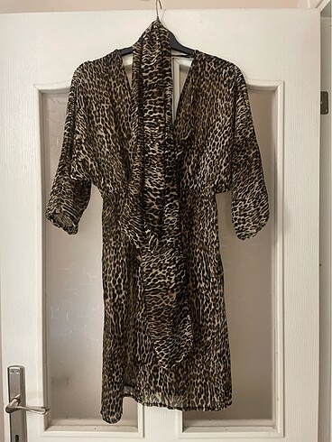 Leopar desenli pareo