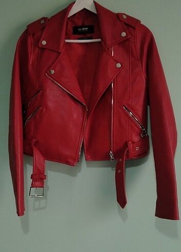 Pull and Bear Kırmızı Deri Mont