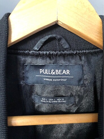 m Beden siyah Renk pull and bear bomber ceket satıldı