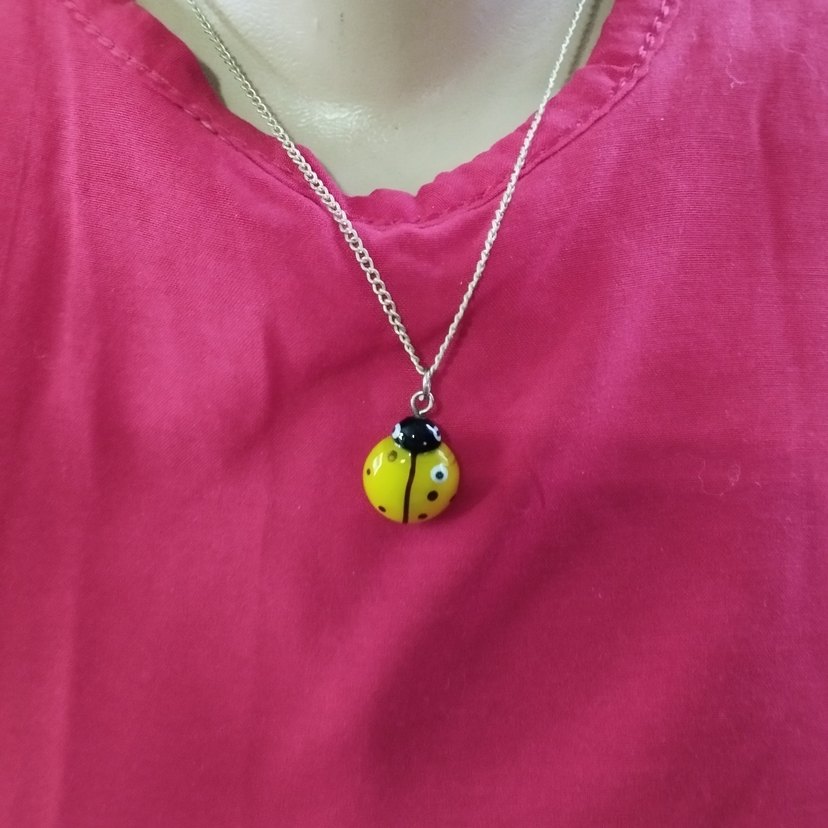 sarı ugur böcegi figürlü çocuk için Kolye - Görsel 2