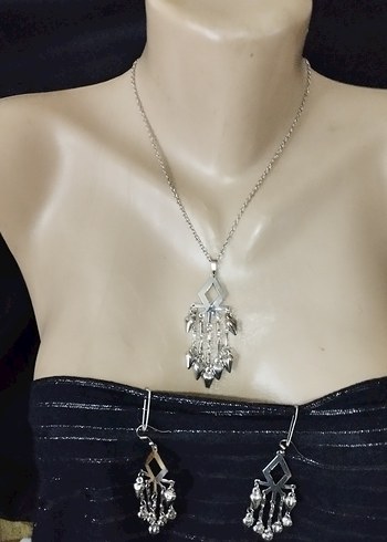 Siyah Parlak Boncuklu Kadın Takı Seti - Görsel 2