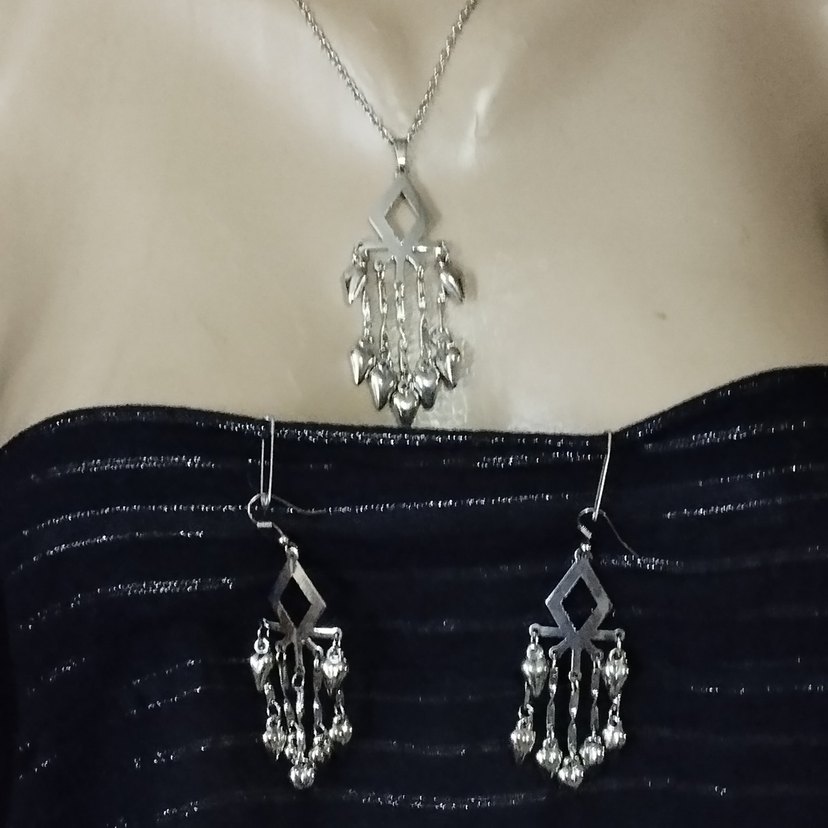 Siyah Parlak Boncuklu Kadın Takı Seti - Görsel 4