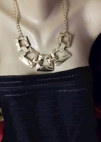 Zincir Detaylı Altın Rengi Midi Kolye - Görsel 4