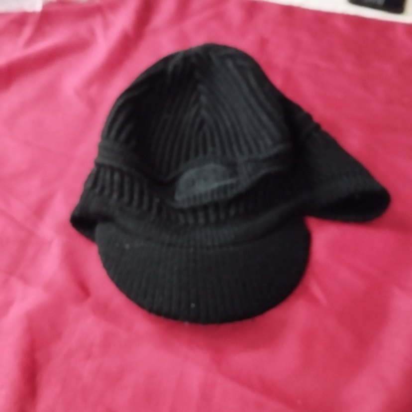 Siyah Kadın Yün siperlikli bere - Görsel 2