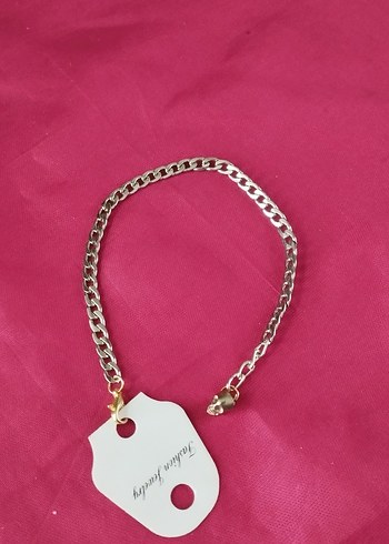 Zincir Detaylı Altın Renk Kadın Bileklik - Görsel 3