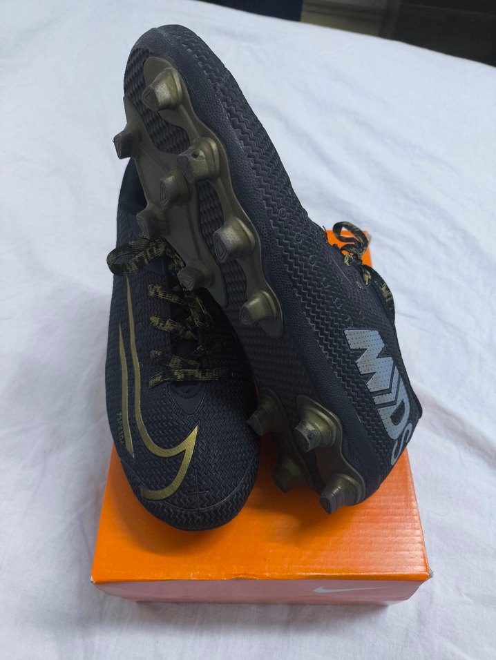 Siyah Bağcıklı Erkek Futbol Ayakkabısı - Görsel 2