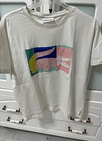 Lacoste Logolu Renkli Beyaz Tshirt
