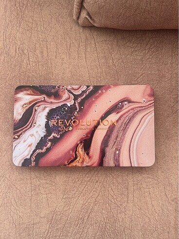Revolution Forever Flawless Allure Far Paleti