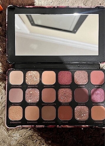 Revolution Forever Flawless Far Paleti
