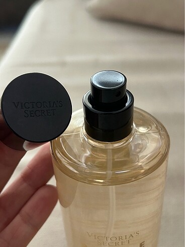 Beden Victoria?s Secret Bare Vücut Spreyi 250 ml
