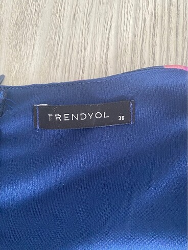 Trendyol & Milla Kalp Yaka Trendyol Elbise