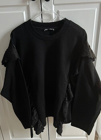 Zara sweatshirt