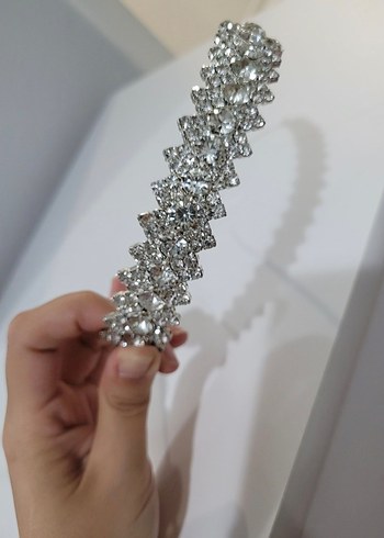 Pul İşlemeli Gri Beyaz Taç - Görsel 3