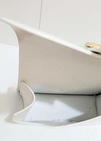 Zincir Detaylı Beyaz Kadın Çanta - Görsel 3