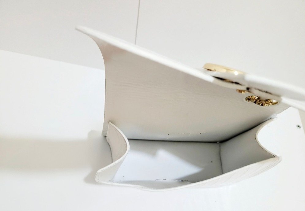 Zincir Detaylı Beyaz Kadın Çanta - Görsel 3