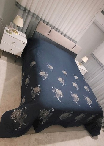 Nakışlı Lacivert Yatak Örtüsü - Görsel 2