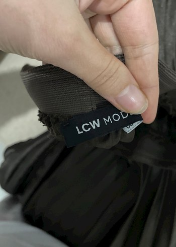 Siyah Piliseli Uzun Kadın Etek - Görsel 3