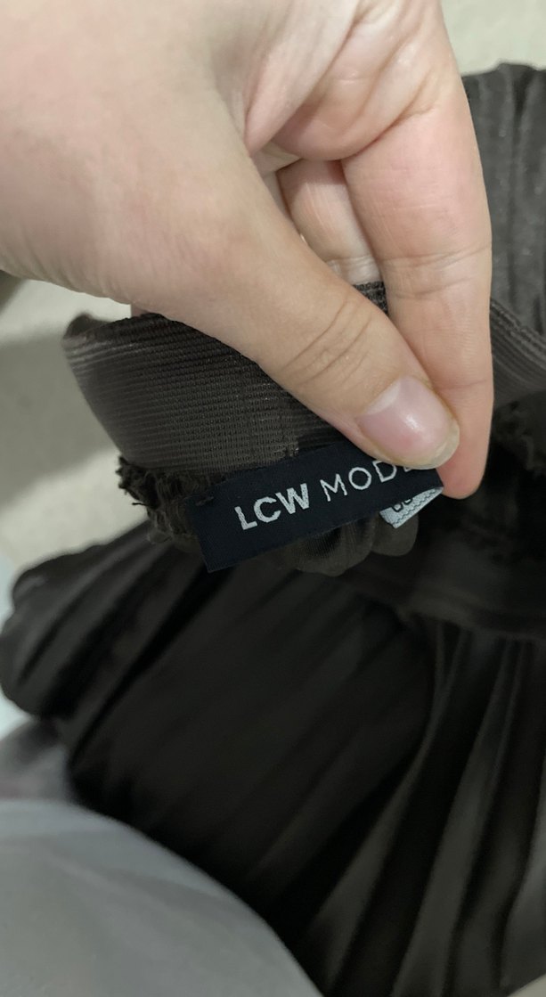 Siyah Piliseli Uzun Kadın Etek - Görsel 3