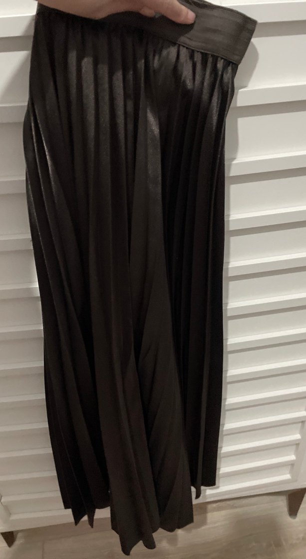 Siyah Piliseli Uzun Kadın Etek - Görsel 2