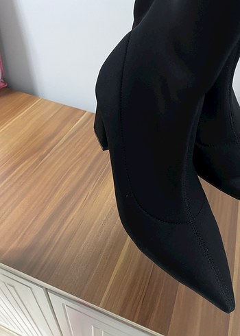 Siyah Minimalist Lastikli Kadın Bot - Görsel 4