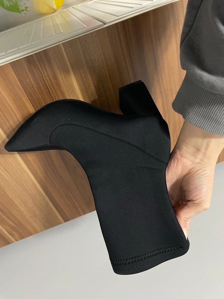 Siyah Minimalist Lastikli Kadın Bot - Görsel 2