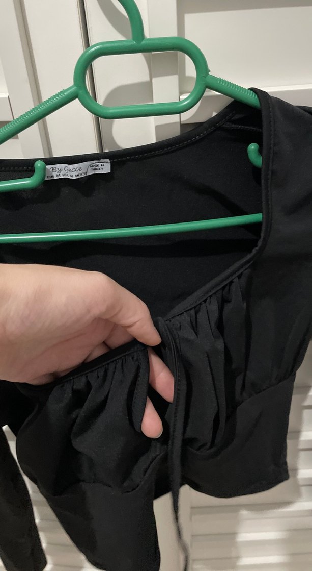 Siyah V Yaka Uzun Kollu Gotik Bluz - Görsel 3