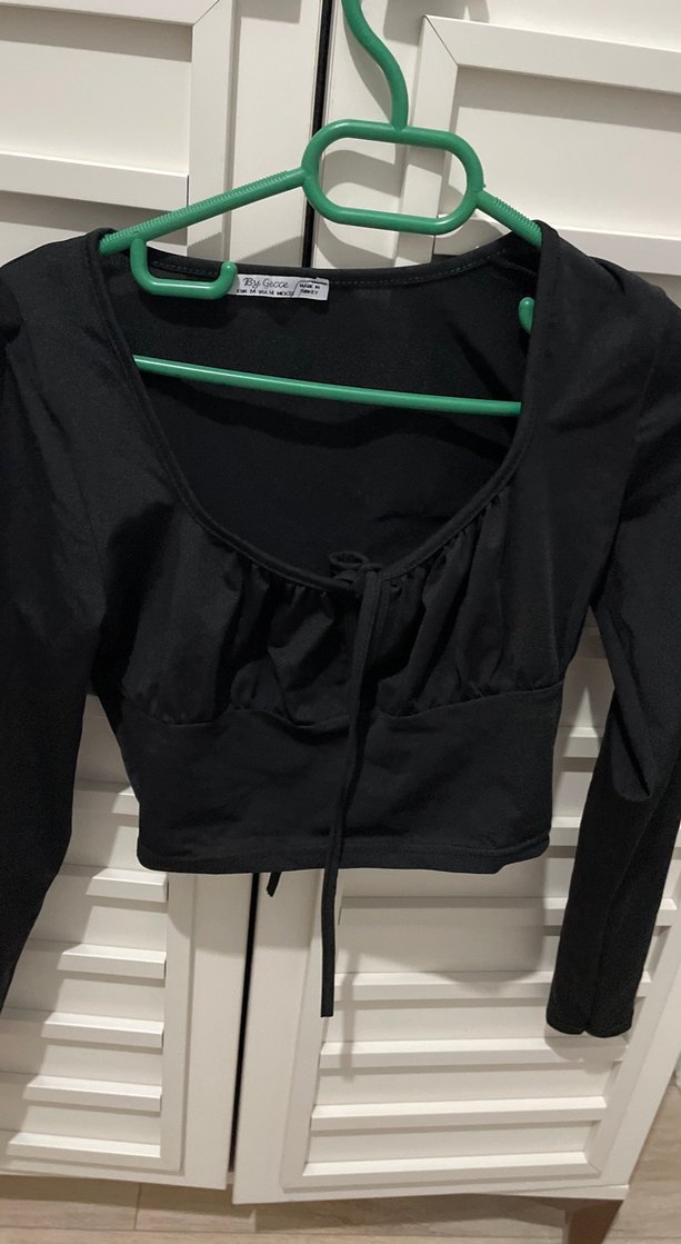 Siyah V Yaka Uzun Kollu Gotik Bluz - Görsel 2