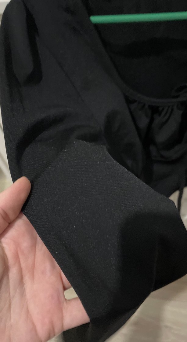 Siyah V Yaka Uzun Kollu Gotik Bluz - Görsel 4