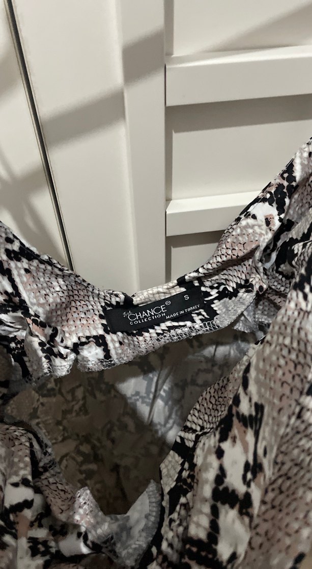 Kadın Gri Yılan Desenli Uzun Elbise - Görsel 3