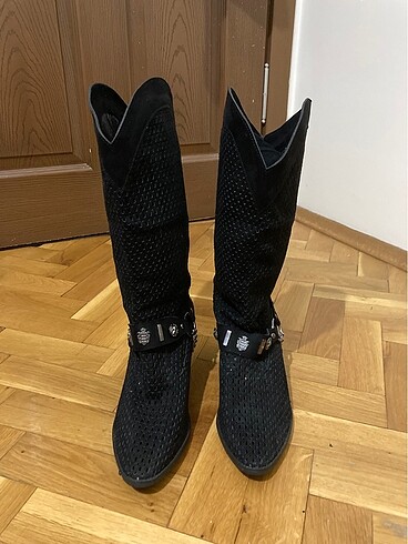 Kovboy çizme