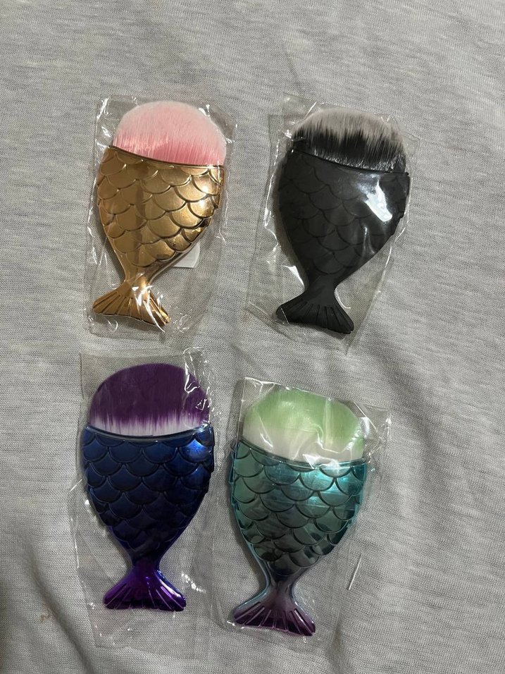 Renkli Balık Şekilli Makyaj Fırçaları - Görsel 2