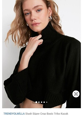 Trendyol Milla Crop Boğazlı Kazak Siyah