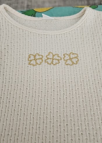 LC Waikiki Beyaz Nakışlı Kız Çocuk Triko Kazak